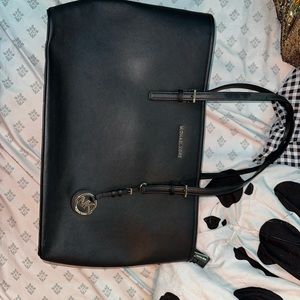 Michael Kors jet set tote